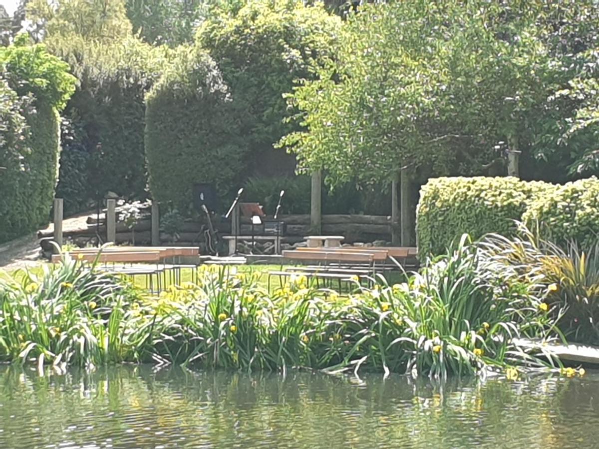 Accommodation At Lakeside Oamaru Εξωτερικό φωτογραφία