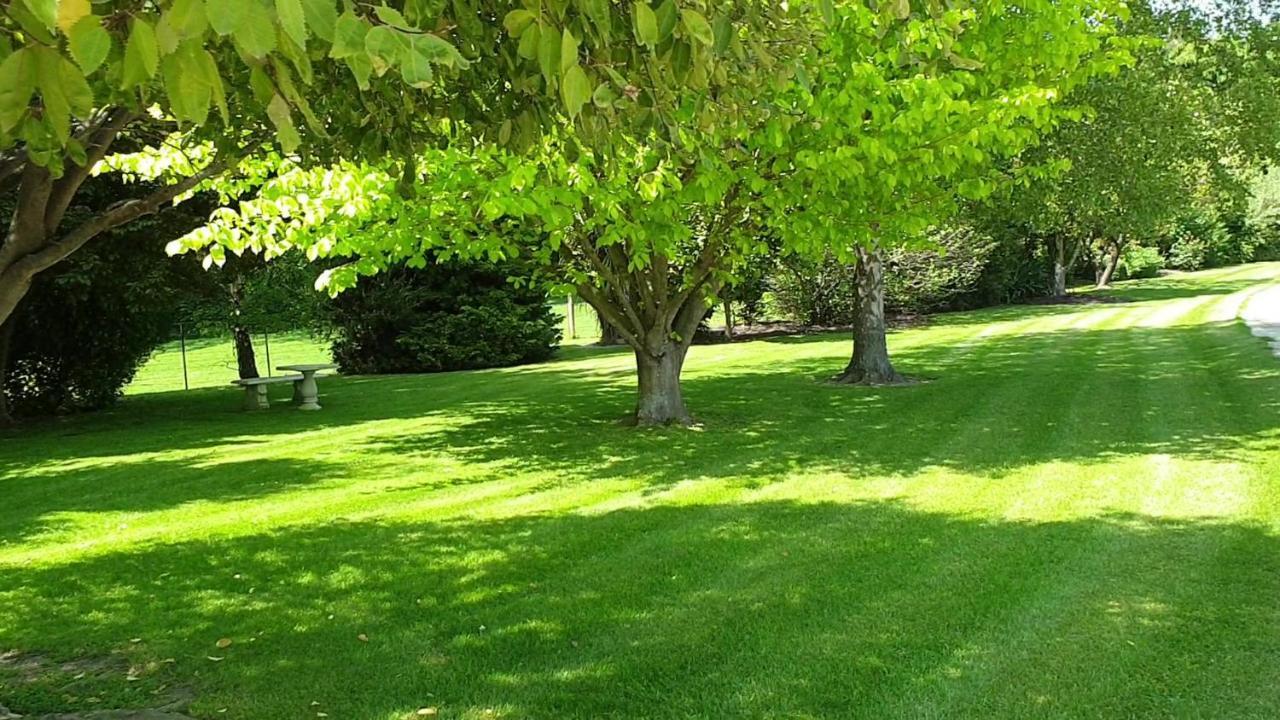 Accommodation At Lakeside Oamaru Εξωτερικό φωτογραφία